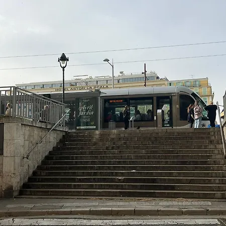 Studette En Plein Coeur Du Vieux